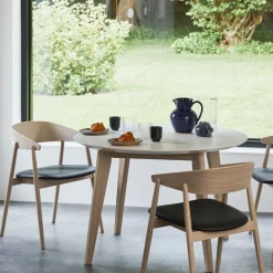 Andersen Furniture AC2 Stol Hvidpigmenteret Mat Lakeret Bøg Sort Læder