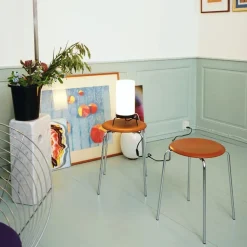 Fritz Hansen 3170 Dot Walnut Leather