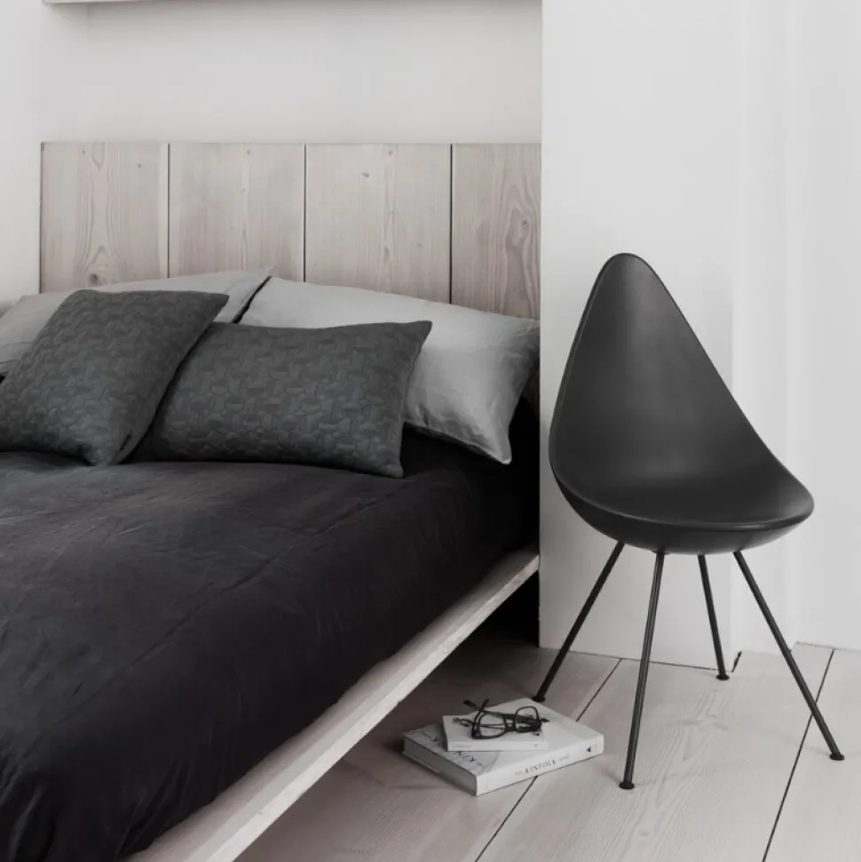 Fritz Hansen 3110 Drop Chair Plast