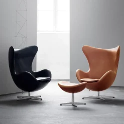 Fritz Hansen 3316 Ægget Sort Essential Læder Inkl. Fodskammel