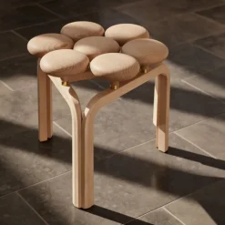 Fritz Hansen JU01 Utzon Skammel