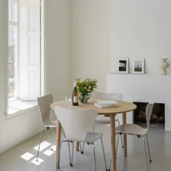 Fritz Hansen Serie 7™ 3107 Farvet Ask