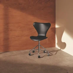 Fritz Hansen Serie 7 Drejestol Fuldpolstret Læder