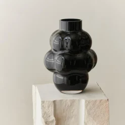 Louise Roe Balloon Vase 04 Black