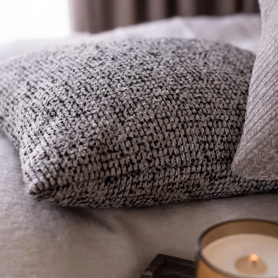 Specktrum Koko Pillow White/Black/Sand 45x45 cm