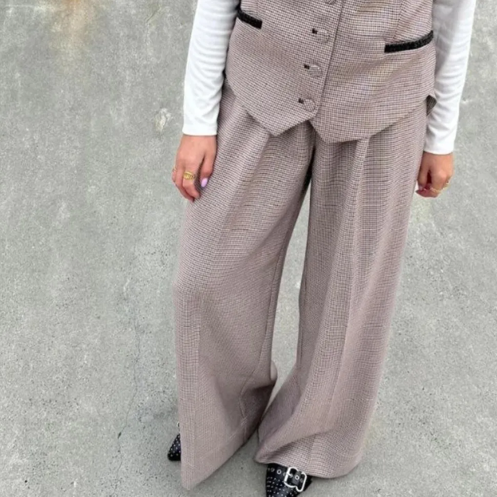Stories From The Atelier As Magic Solid Pants Sand Check