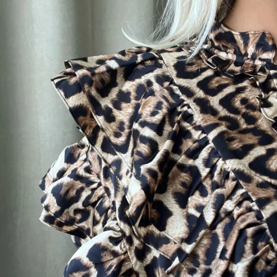 Stories From The Atelier I Am Your Dress