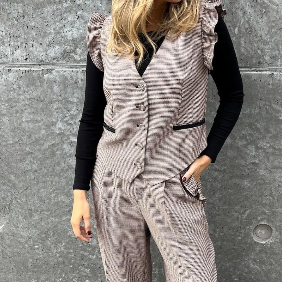 Stories From The Atelier As Magic Solid West Sand Check