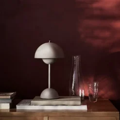 &Tradition Flowerpot Portable Table Lamp VP9 Matt Light Grey