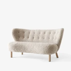 &Tradition Lille Petra VB2 Sofa Moonlight Sheepskin Oak Legs