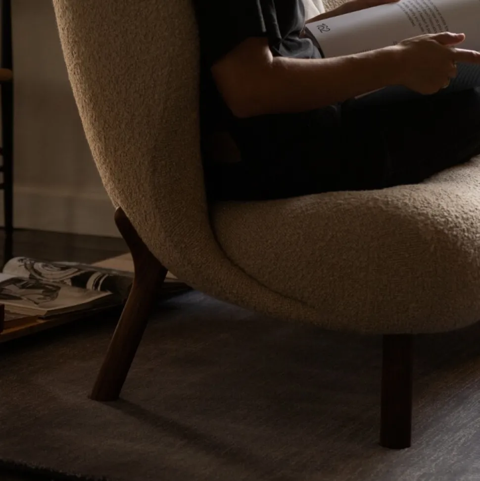 &Tradition Lille Petra VB2 Sofa Karakorum 003 Walnut Legs