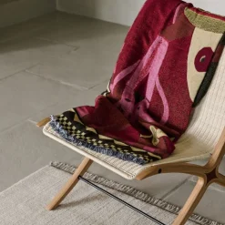 &Tradition Momento Throw Red Dawn