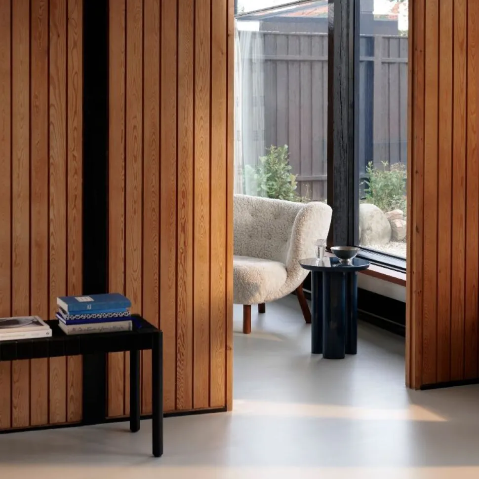 &Tradition TK5 Betty Bench Black Oak Black Webbing