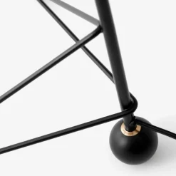 &Tradition Tripod HM9 Bordlampe Sort