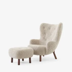 &Tradition VB3 Petra & ATD1 Pouf Sheepskin Moonlight/Oiled Walnut